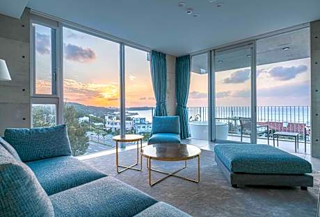 OKINAWA PLAISANT VILLA <2F>