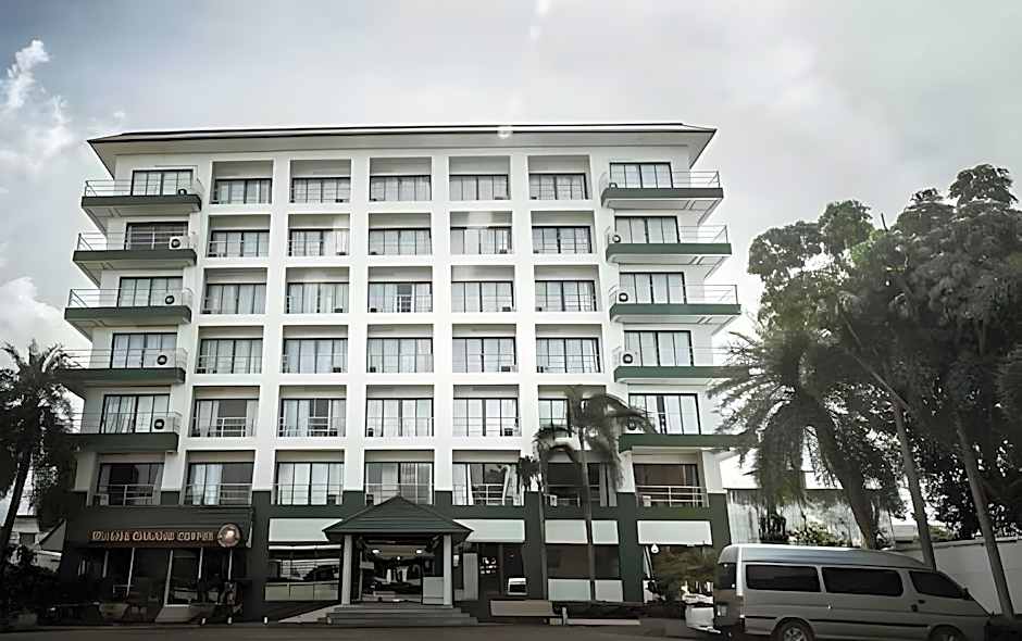 Maneerote Hotel Surin