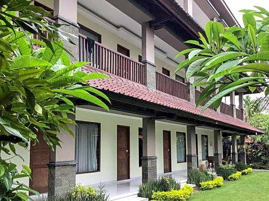 Pondok Mesari RedPartner Near Legian Beach