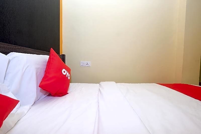 SUPER OYO 44029 Tudor Home Inn