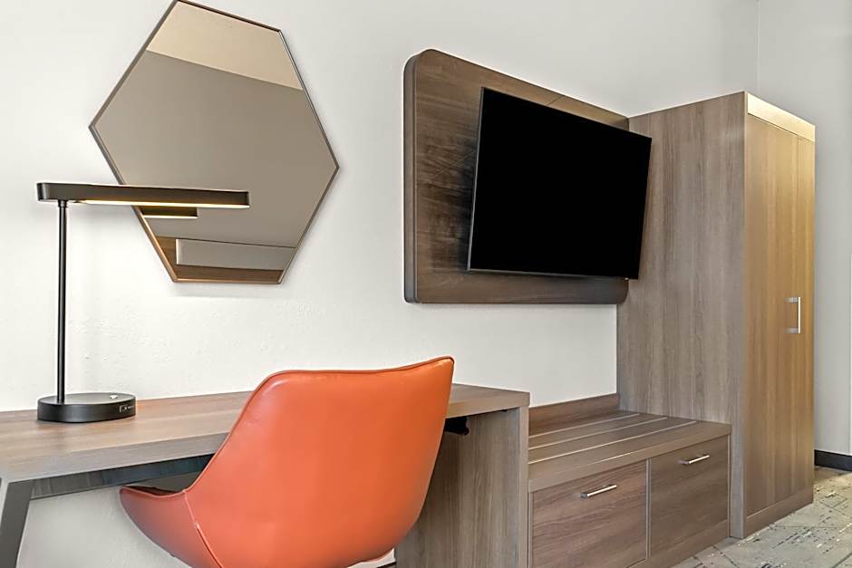 Holiday Inn Express And Suites Detroit North - Roseville By IHG