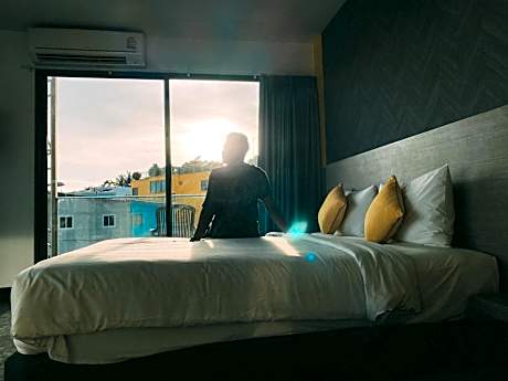 Deluxe Partial Seaview Room