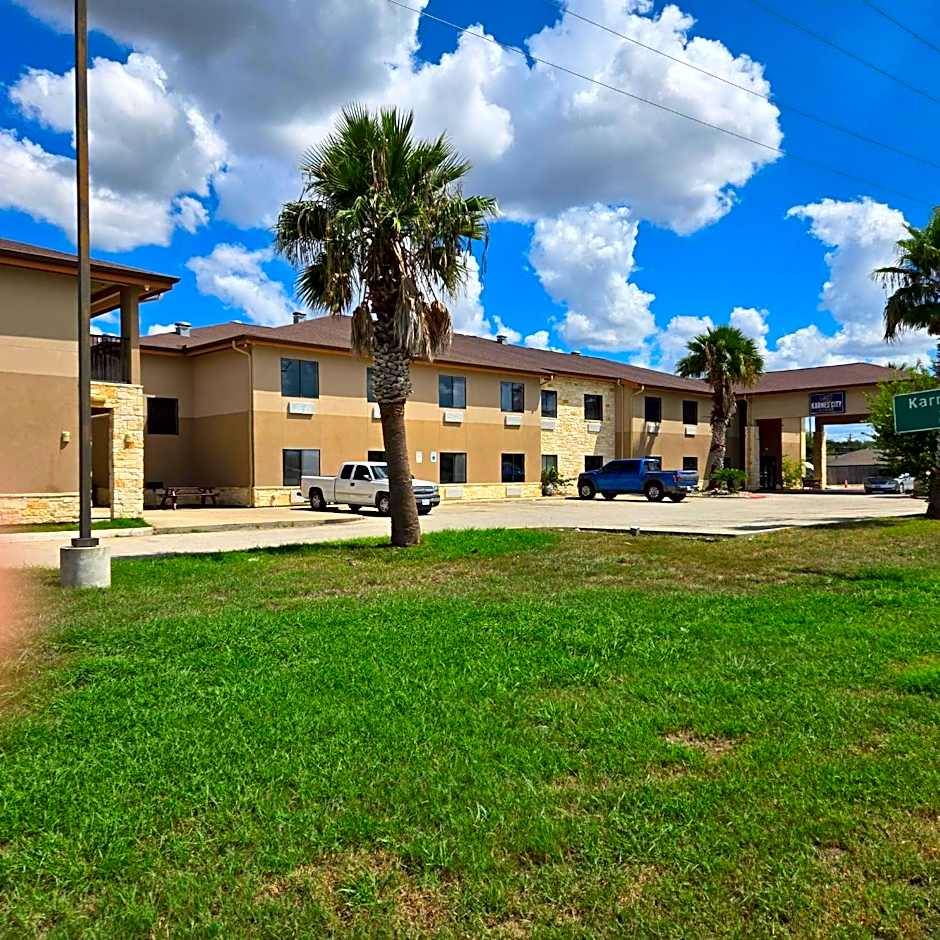 Karnes City Lodge