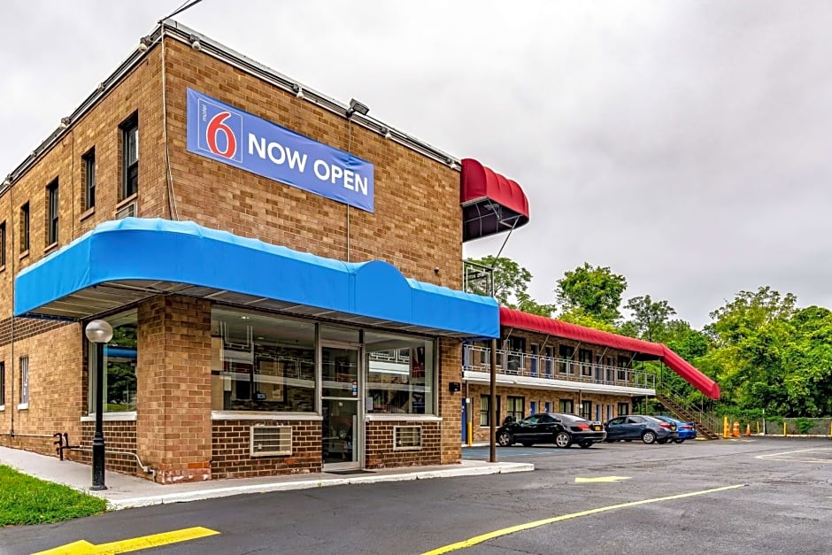 Motel 6-Elmsford, NY - White Plains