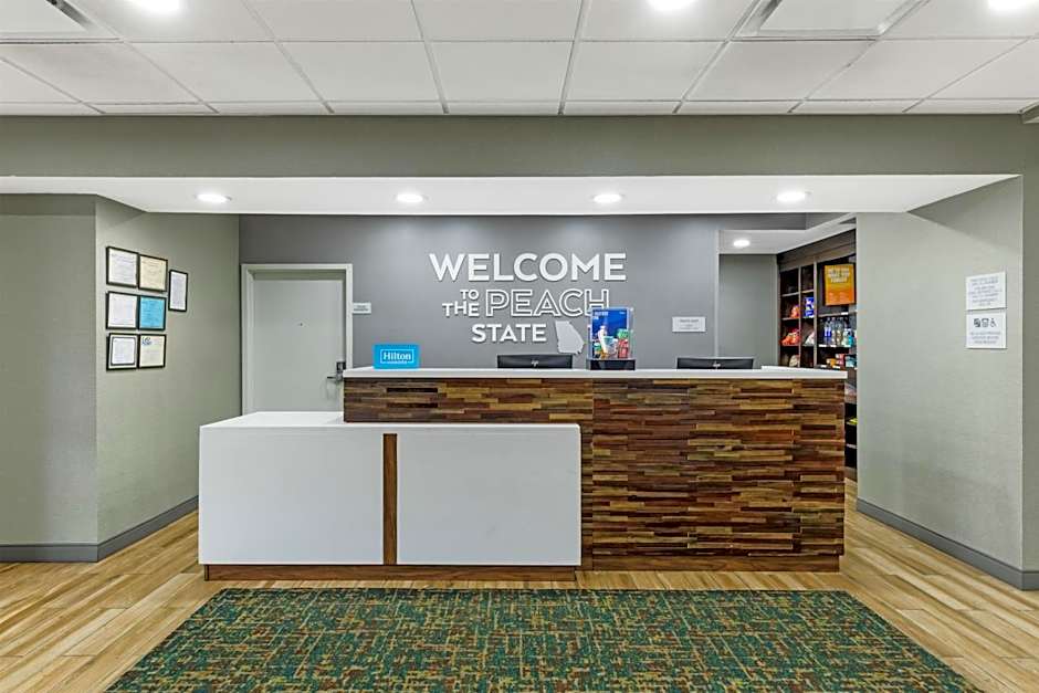 Hampton Inn & Suites Atlanta Airport West/Camp Creek Parkway