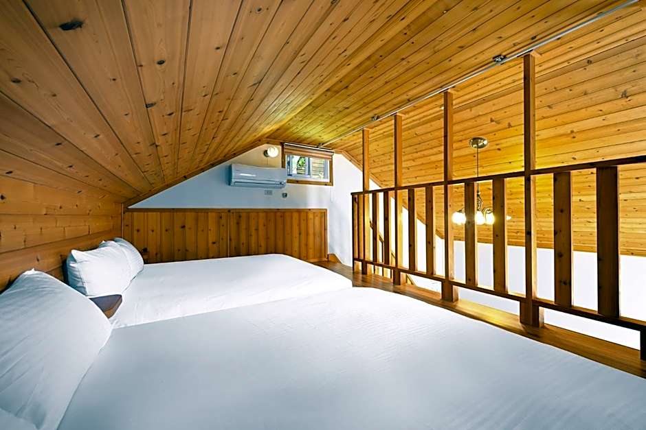 Aurora Villa