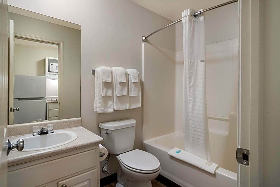 Suburban Studios Denver Central-Arvada