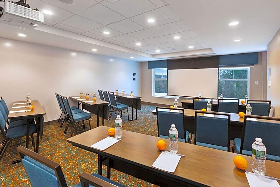 Hampton Inn By Hilton Cape Cod Canal