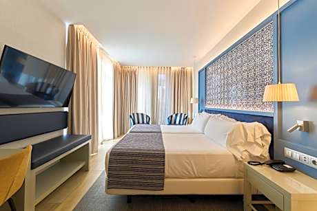 Superior Twin Room with Terrace and Private Pool