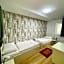 Easy Star Hotel