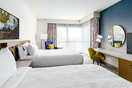 Corner Queen Room with Two Queen Beds
