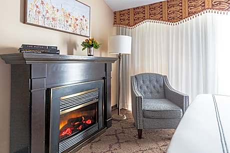 Historic Main Mill Superior King Room with Fireplace