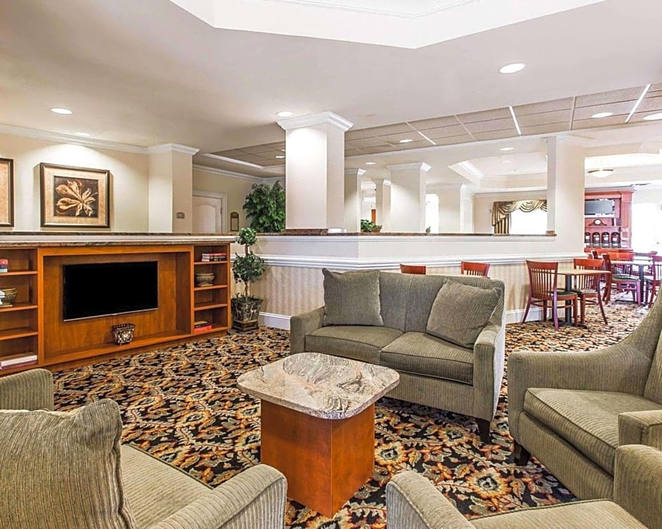 Comfort Suites