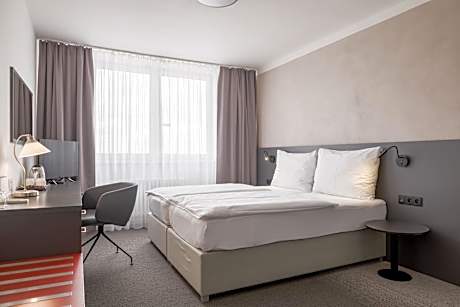 Business Double or Twin Room with Air-Conditioning