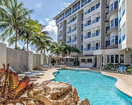 Comfort Inn & Suites Levittown