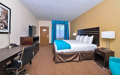 2 Queen Beds-Kitchenette-Sofa-Smoking-Free Wifi Stove-Sink-Microwave-Minifridge-Coffeemaker-39