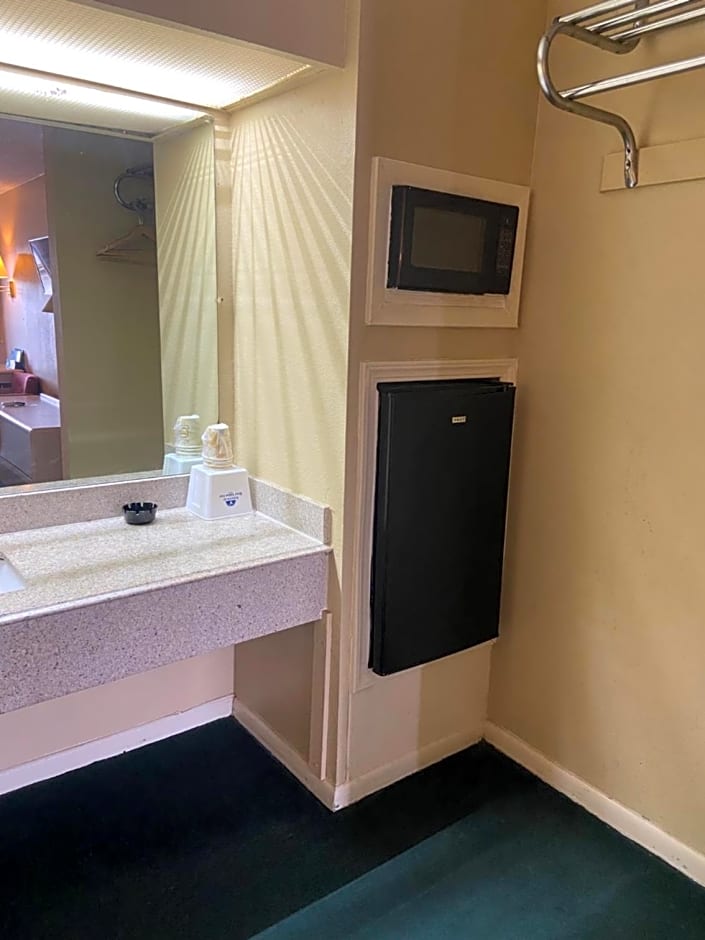 Americas Best Value Inn Meridian