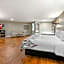 Red Roof Inn & Suites Swansea