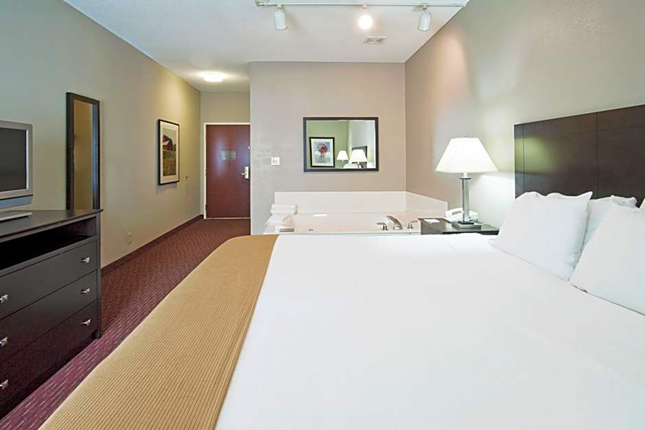 Holiday Inn Express Fort Wayne - East - New Haven By IHG