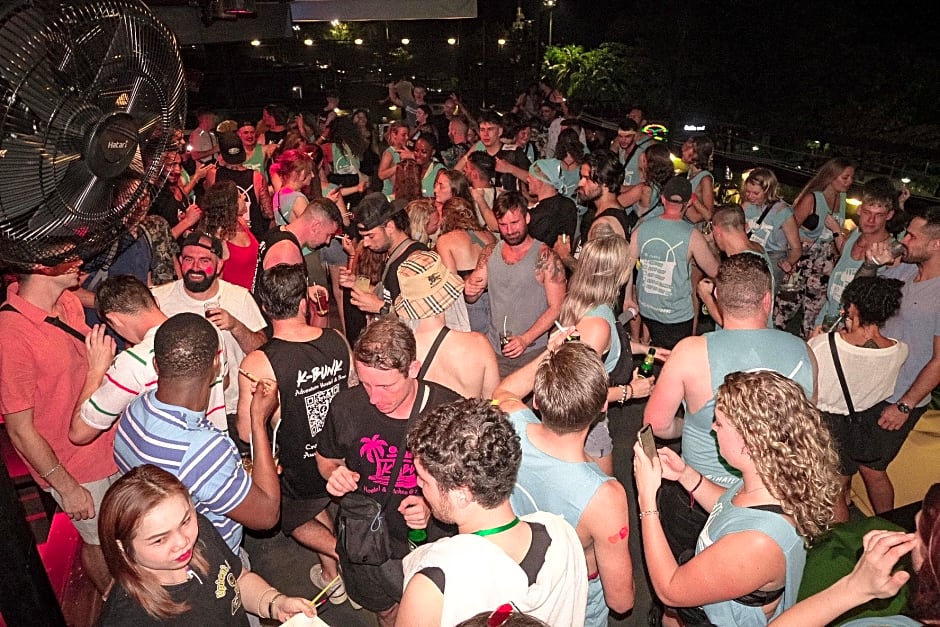 Balcony Party Hostel Ao Nang Beachfront Adult Only