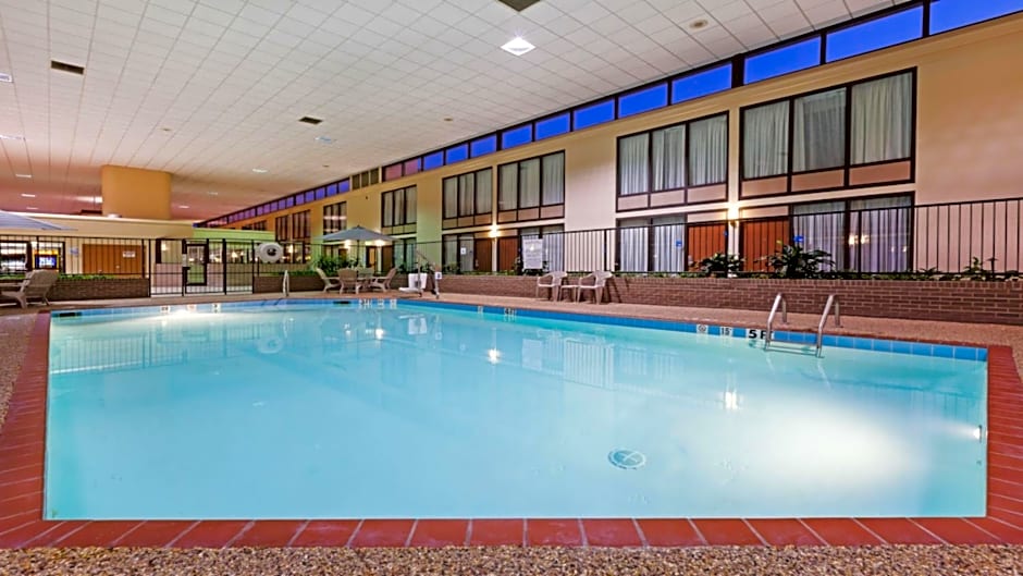 Holiday Inn Express Little Rock-Airport, an IHG Hotel