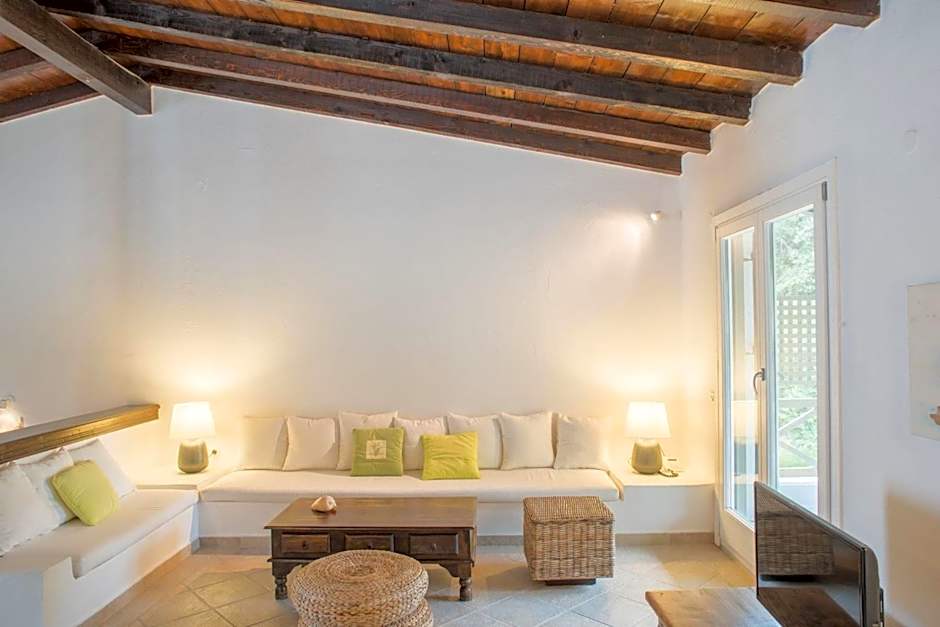 Skiathos Luxury Villa 2 Bedroom Villa Dyo Vromolimnos