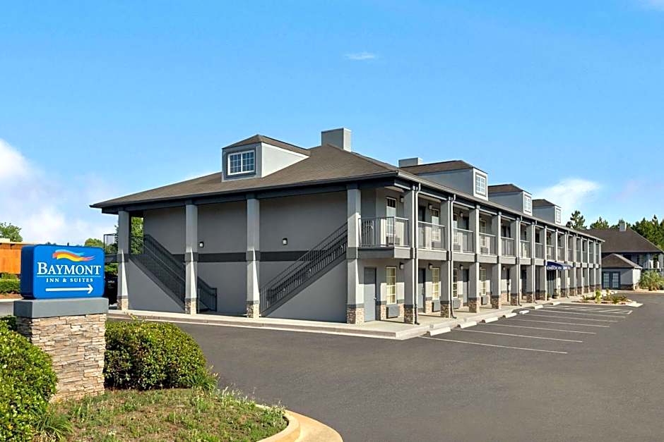 Photo 1 of 27 of Baymont by Wyndham Warner Robins