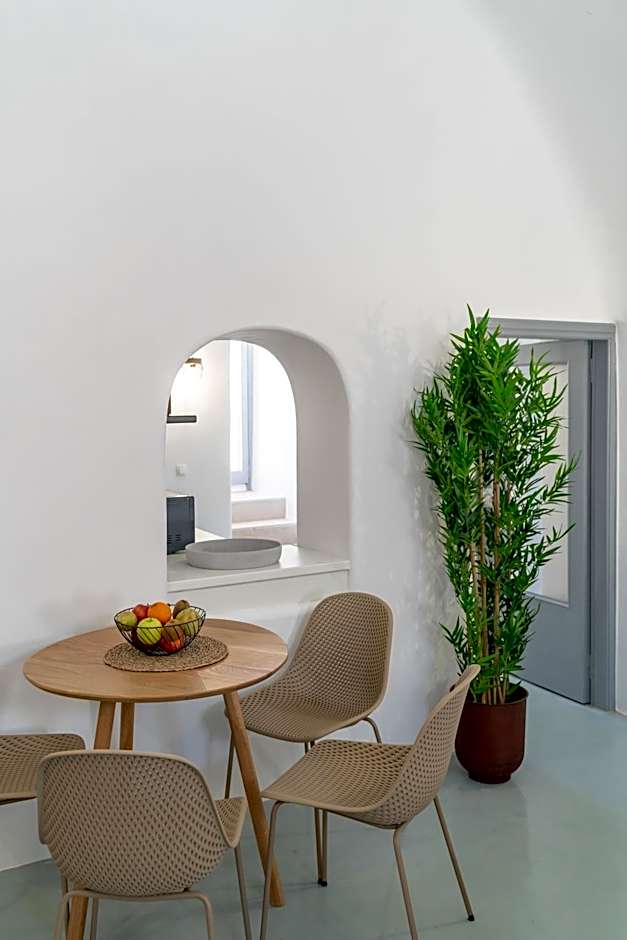 Evanthia Best View Thirassia Island Hotel