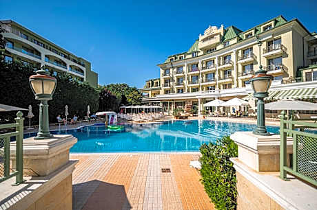 Romance Hotel and Family Suites