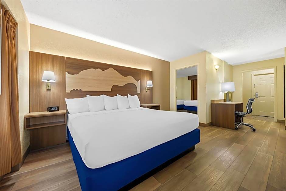 Best Western Center Pointe Inn