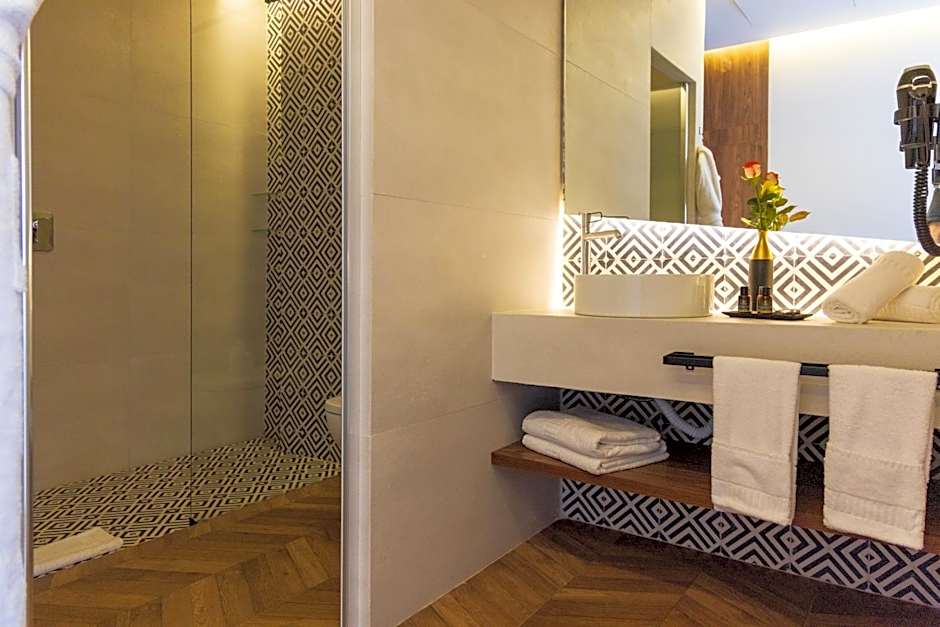 DIAGONAL HOTEL