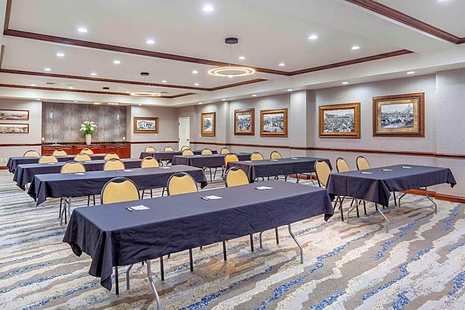 Clarion Pointe Sulphur Springs