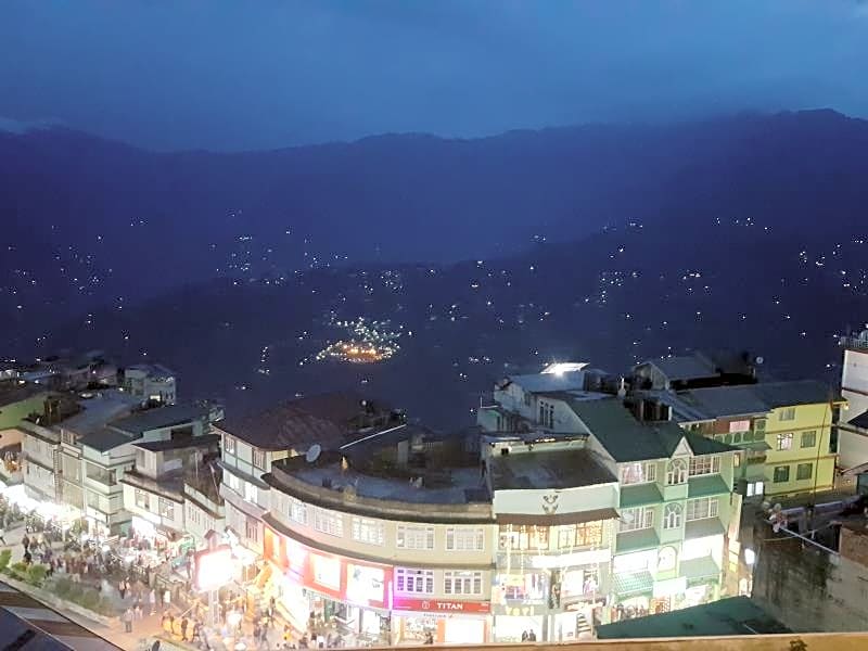 Hotel MMR Manor MG Marg