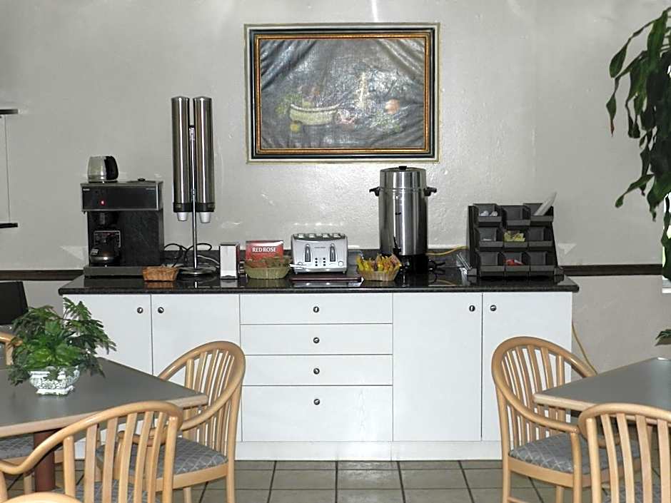 L'Auberge de l'Aeroport Inn