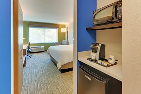 Standard King Room with Mobility Accessible Roll-In Shower