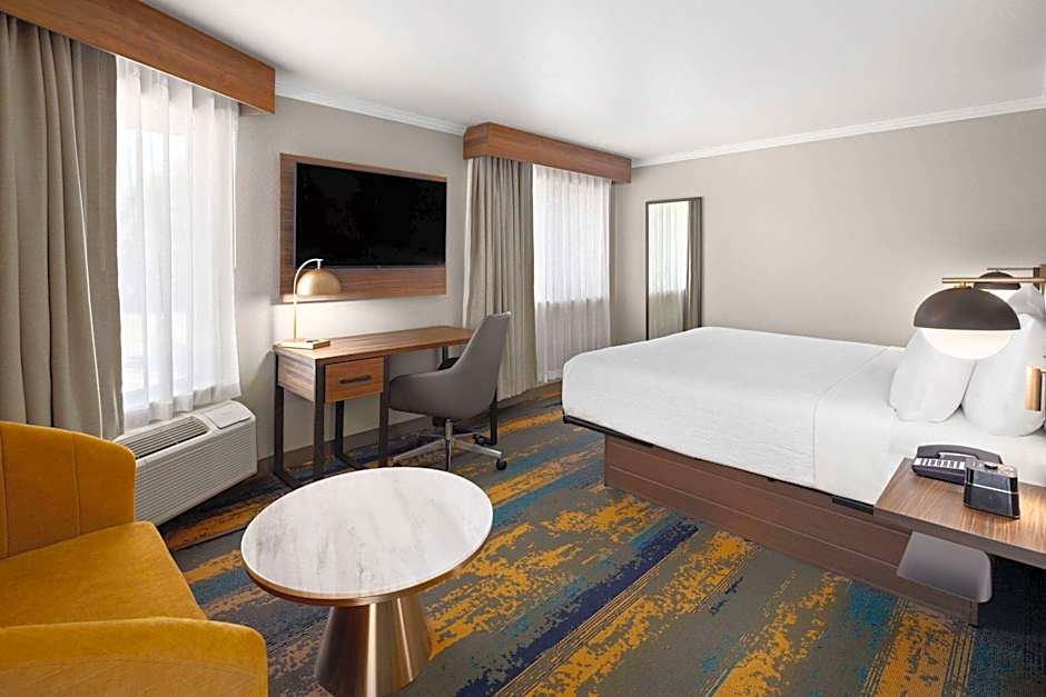 La Quinta Inn & Suites by Wyndham Yakima Downtown