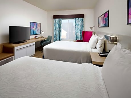 2 Queen Beds