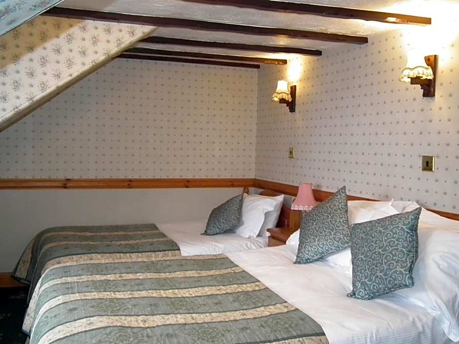 Ardlui Hotel