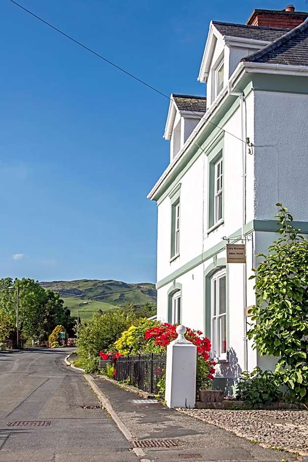 Llety Brynawel Guest House