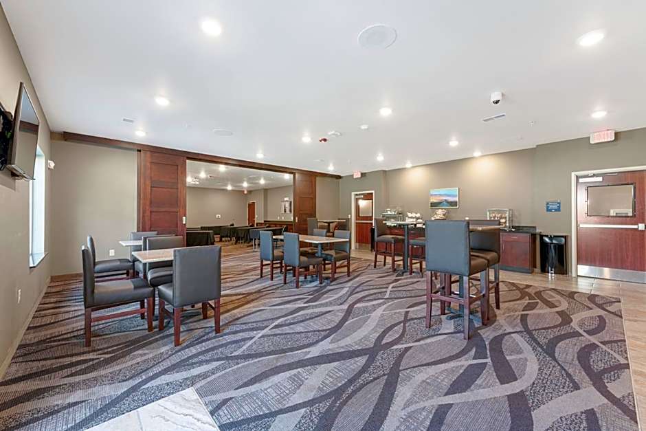 Cobblestone Hotel & Suites - Urbana