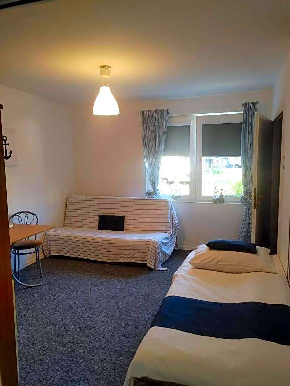 REDA - Pokoje z niezależnym wejściem