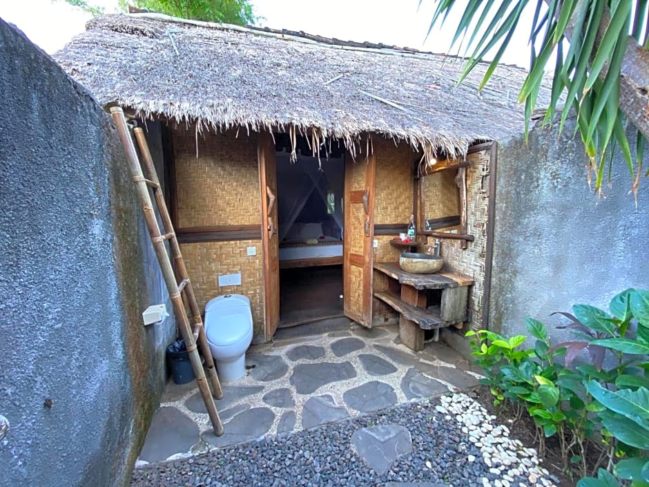 Flower Bud Bungalow Balangan