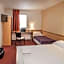 Brit Hotel Confort Montauban