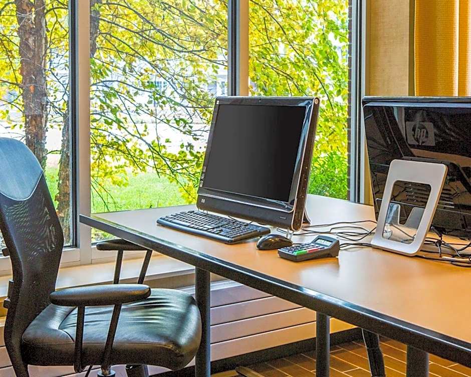 Cambria Hotel Traverse City