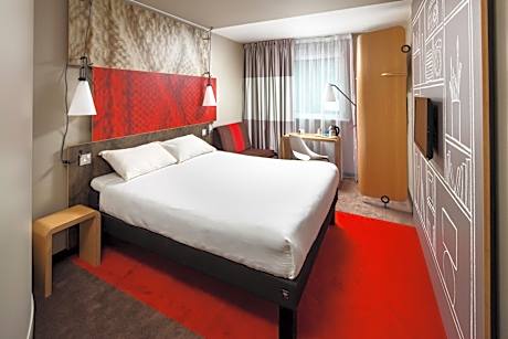 Standard Room with One Double Bed