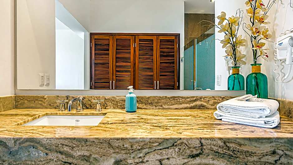 Marboka Hotel & Suites