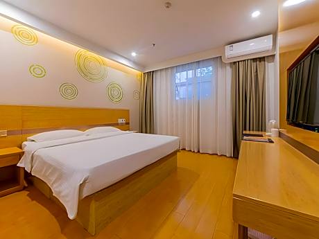 GTR - Guest Room with One 1.8M Bed