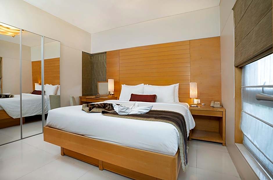 Oakwood Residence Naylor Road Pune