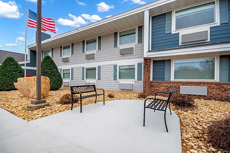 AmericInn by Wyndham St. Peter