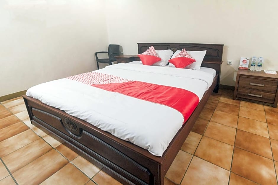 OYO 1688 Collin Beach Hotel